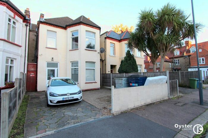 1 Bedroom Studio To Rent In Kenton Avenue, Harrow, HA1