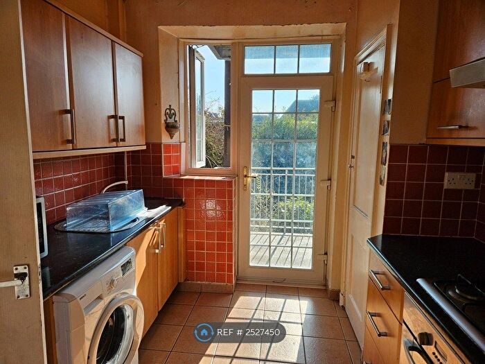 3 Bedroom Flat To Rent In Tudor Mansions, London, NW4