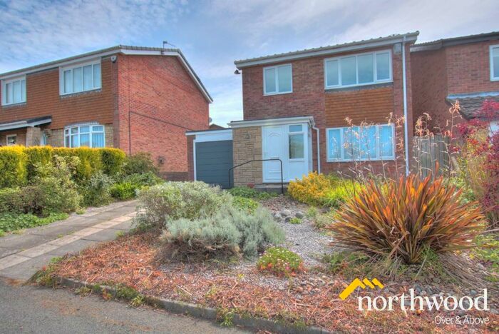 3 Bedroom Detached House To Rent In Madeira Close, St John's, Newcastle Upon Tyne, NE5