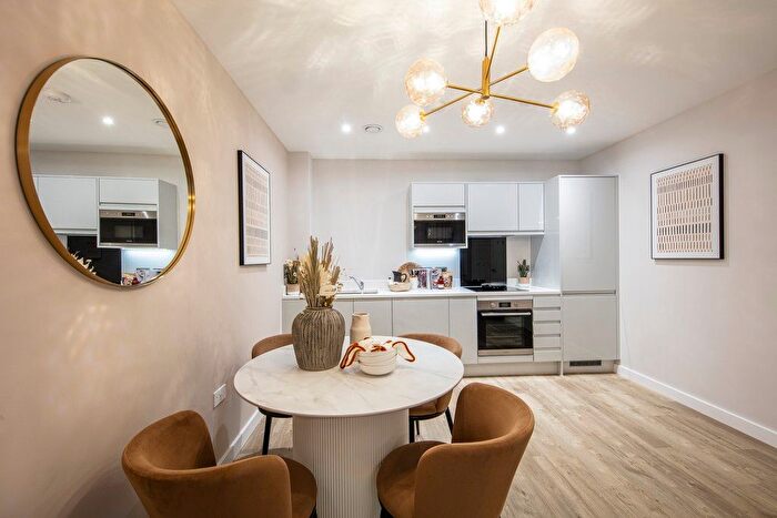 1 Bedroom Flat For Sale In North Woolwich Road, London, London, E16