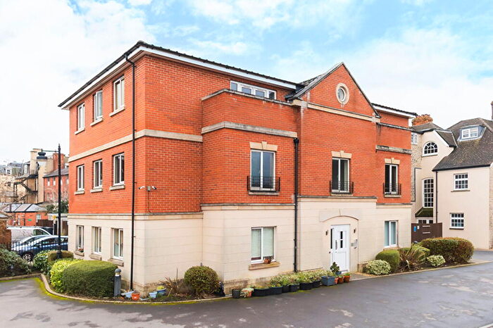 2 Bedroom Flat For Sale In Croft House, Brock End, Old Town, Swindon, Wiltshire, SN1