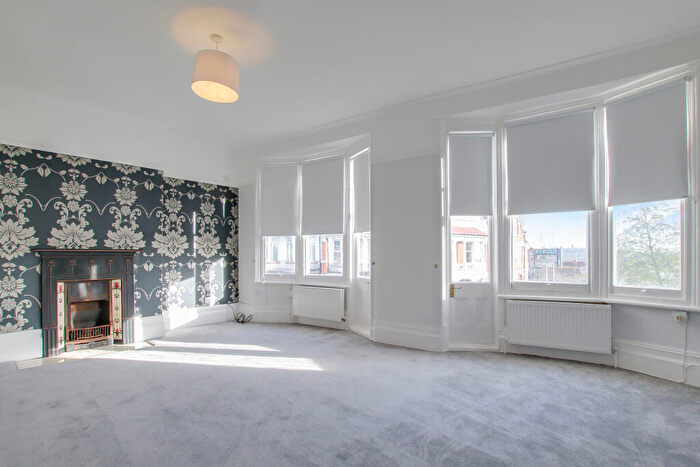 2 Bedroom Flat To Rent In The Broadway, (), Woodford Green, IG8