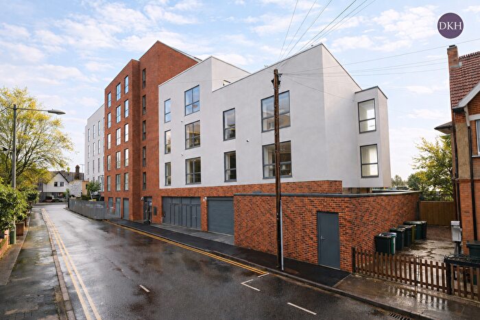 1 Bedroom Flat To Rent In Station Road, Watford, Hertfordshire, WD17