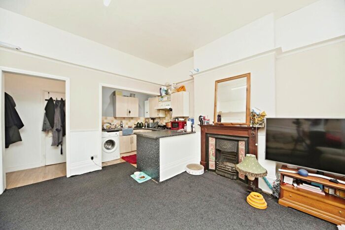 1 Bedroom Flat For Sale In Oakfield Road, Croydon, CR0