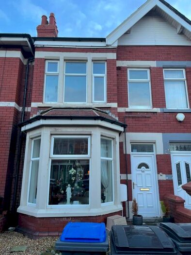 1 Bedroom Flat To Rent In Cornwall Avenue, Blackpool, Lancashire FY2