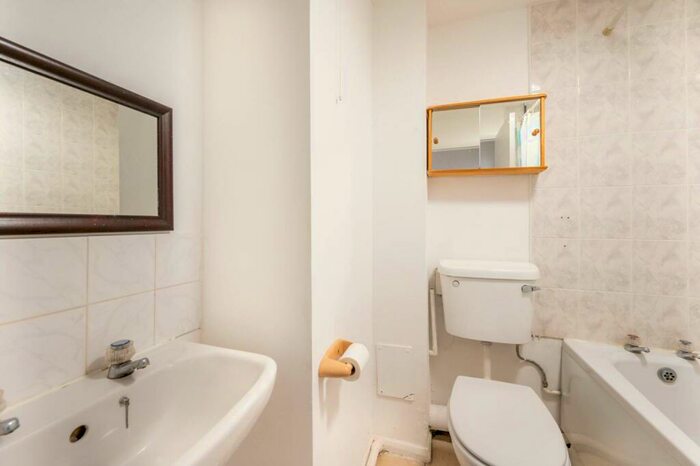 1 Bedroom Flat To Rent In West Ham, West Ham, London, E15