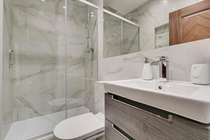 2 Bedroom Flat For Sale In Edith Grove, Chelsea, SW10