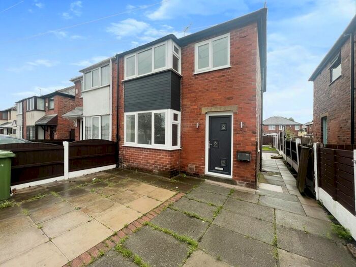 3 Bedroom Semi-Detached House To Rent In Wigan Road, Leigh, WN7
