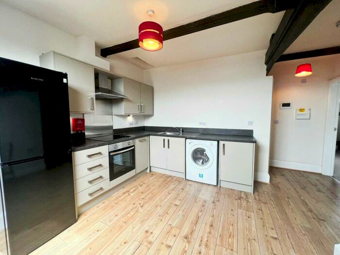 2 Bedroom Apartment To Rent In Holderness Road, Hull, HU9