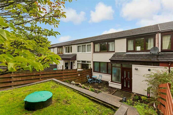 3 Bedroom Terraced House For Sale In Loch View, Ardpeaton, Cove G84
