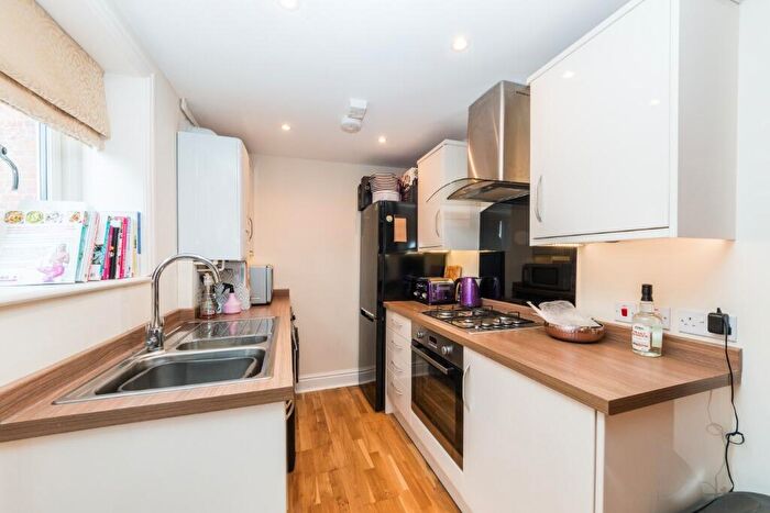 1 Bedroom Mews To Rent In Andover Road, Newbury, RG14