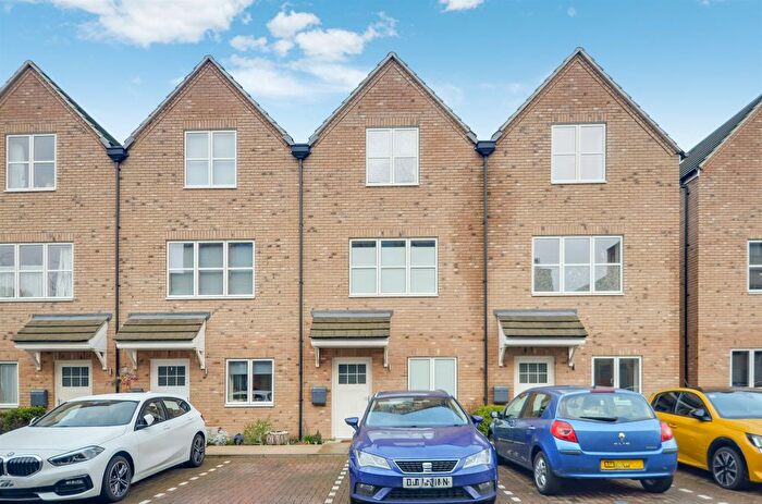 3 Bedroom Terraced House For Sale In Sher Afzal Close, Oxford, OX4