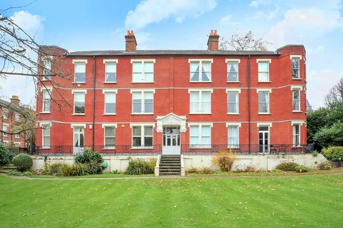 4 Bedroom Flat To Rent In Riverview Mansions, East Twickenham, TW1