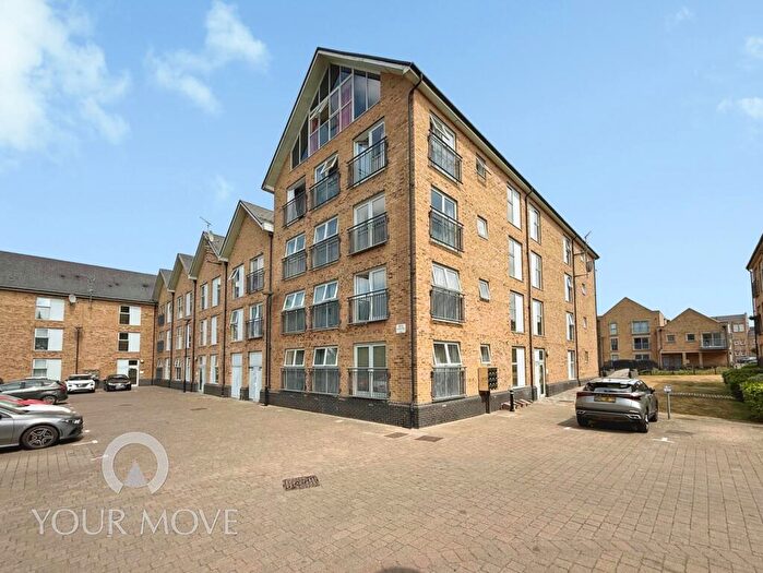 2 Bedroom Flat For Sale In Esparto Way, South Darenth, Dartford, Kent, DA4