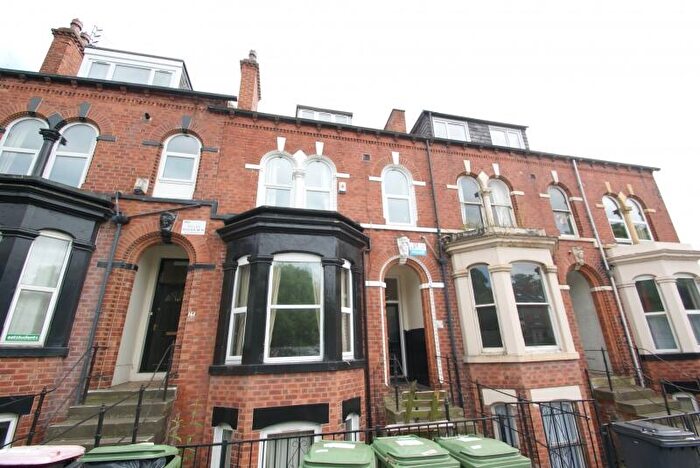 7 Bedroom Terraced House To Rent In Victoria Road, Hyde Park, Leeds, LS6