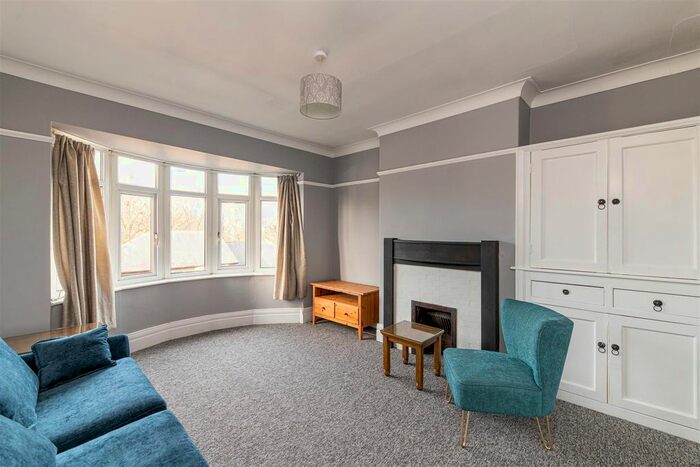 2 Bedroom Flat To Rent In Shaftesbury Grove, Heaton, Newcastle Upon Tyne, NE6