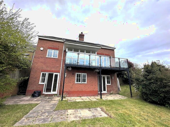 5 Bedroom Detached House To Rent In Coxheath Close, St. Leonards-On-Sea, TN38