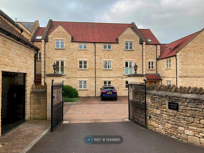 2 Bedroom Flat To Rent In Station Approach, Bradford-On-Avon, BA15