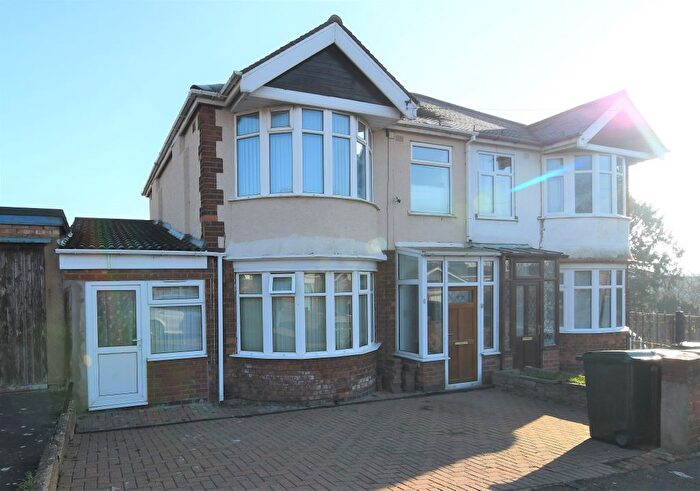 2 Bedroom Flat To Rent In Axholme Road, Wyken, Coventry, CV2