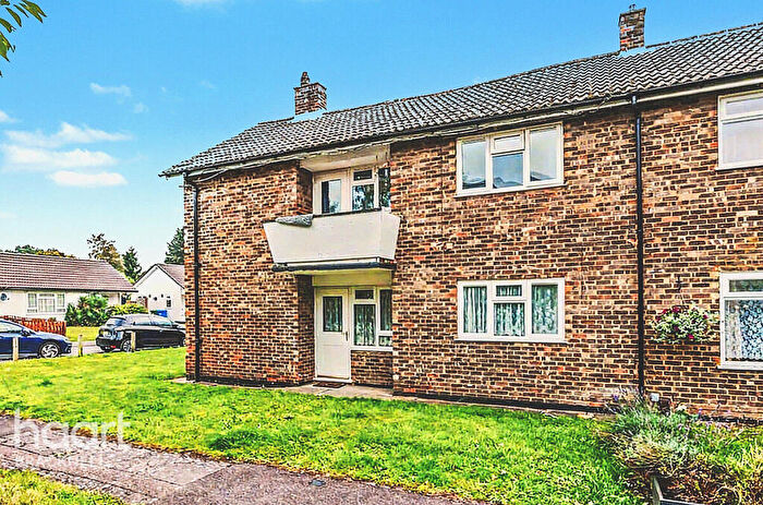 2 Bedroom Apartment For Sale In Deepfield Road, Bracknell, RG12