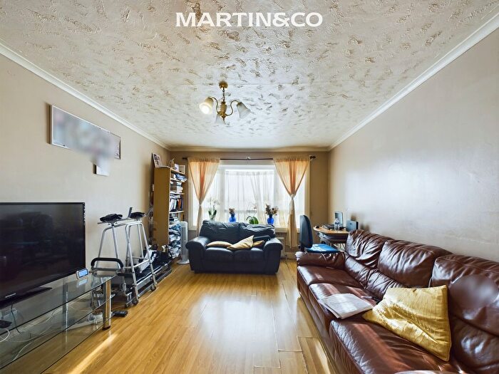 3 Bedroom Flat For Sale In Lud Lodge, Ashford, TW15