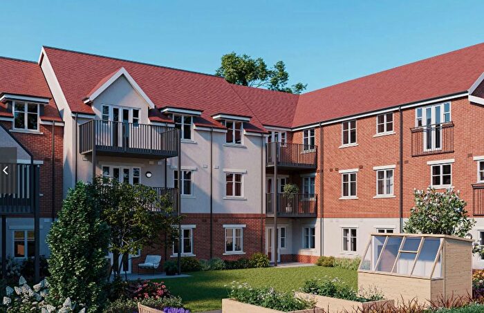 2 Bedroom Flat For Sale In Haslemere Road, Liphook, GU30