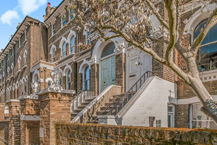 2 Bedroom Flat For Sale In North Villas, London, NW1