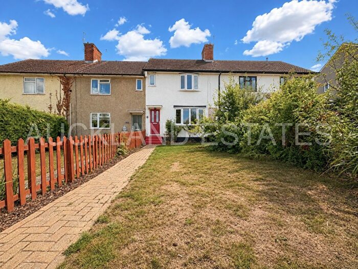 3 Bedroom Terraced House For Sale In Swanley Bar Lane, Potters Bar, EN6