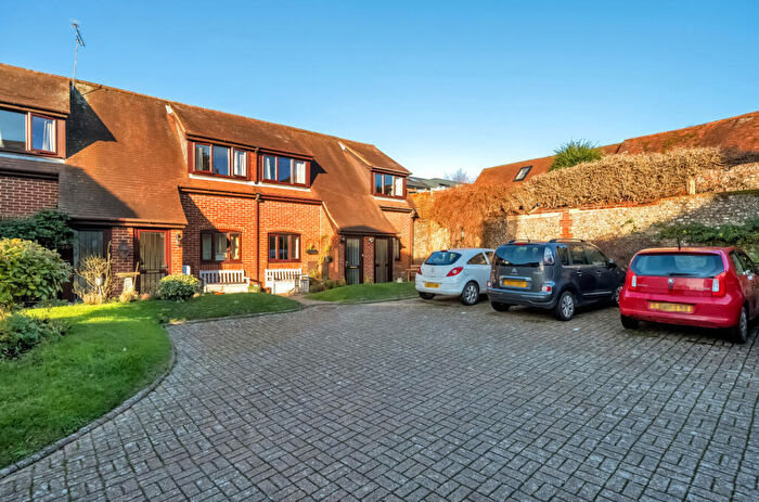 1 Bedroom Flat For Sale In The Dean, Alresford, Hampshire, SO24