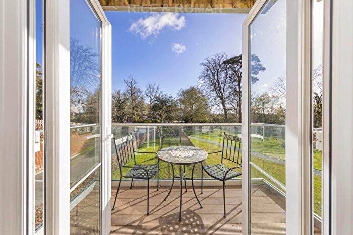1 Bedroom Retirement Property For Sale In Lynwood Village, Ascot, SL5