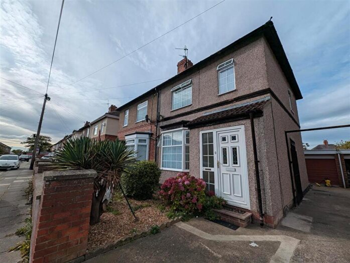 3 Bedroom Semi-Detached House For Sale In The Stray, Darlington, DL1