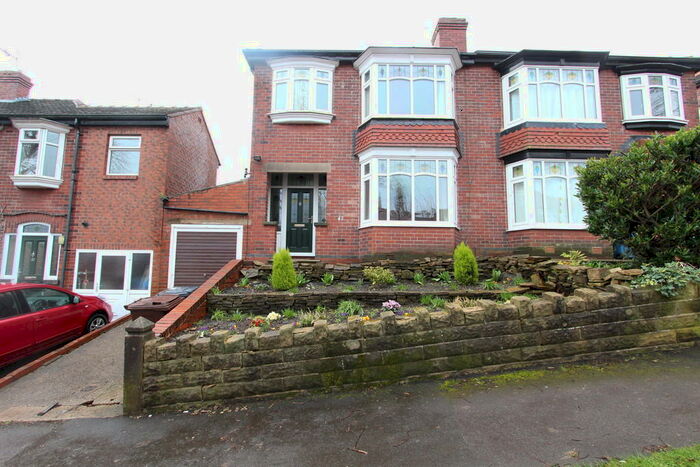 3 Bedroom Semi-Detached House To Rent In High Storrs Drive, Sheffield, S11