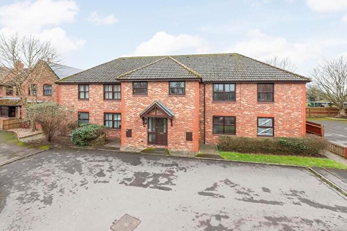 1 Bedroom Flat To Rent In Midwinter Avenue, Milton, OX14