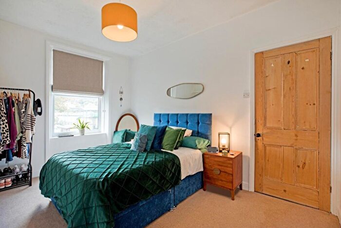 3 Bedroom Terraced House For Sale In Leeds Road, Ilkley, LS29
