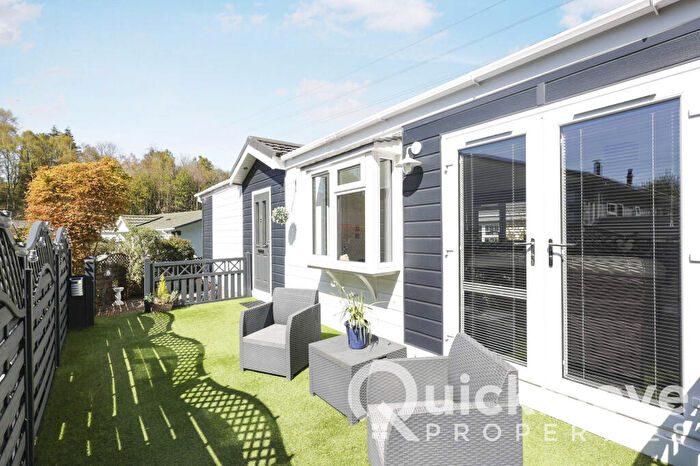 2 Bedroom Park Home For Sale In Bingley, West Yorkshire, BD16