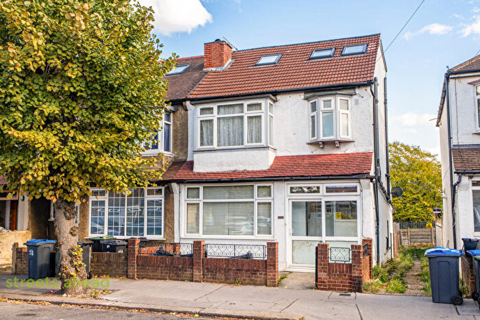 5 Bedroom End Of Terrace House For Sale In Davidson Road, Croydon, CR0