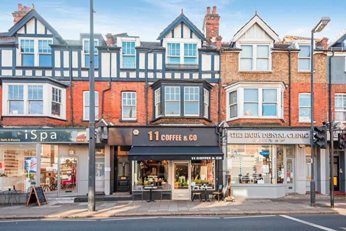 2 Bedroom Apartment To Rent In Upper Richmond Road West, London, SW14