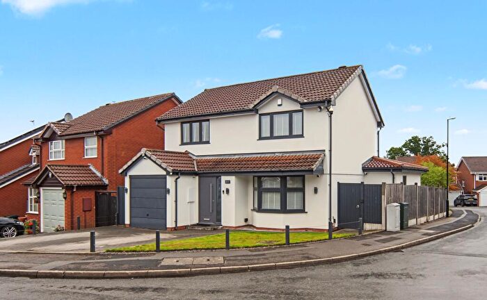4 Bedroom Detached House For Sale In Polperro Drive, Coventry, CV5