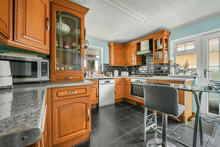 2 Bedroom Detached Bungalow For Sale In Telyn Aur, Morriston, Swansea, SA6