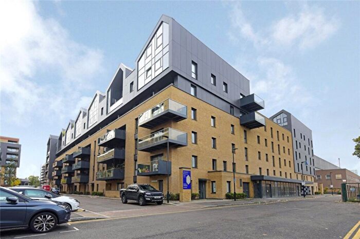 1 Bedroom Flat To Rent In Hoffmans Road, Walthamstow, London, E17