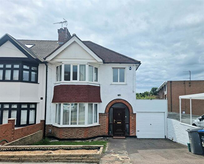 4 Bedroom Semi-Detached House To Rent In Wembley Park, NW9