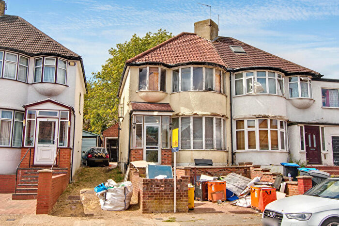 3 Bedroom Semi Detached House For Sale In The Ridgeway, Kingsbury, London, NW9