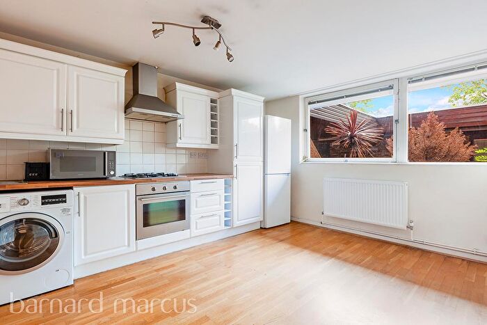 4 Bedroom House To Rent In Oakey Lane, London, SE11