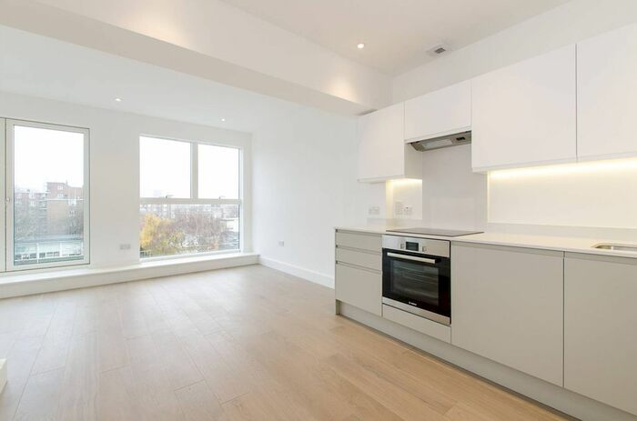 1 Bedroom Flat To Rent In Stewarts Road, Battersea, London, SW8