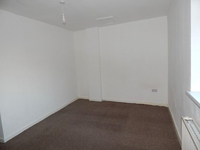1 Bedroom Terraced House To Rent In Dewsbury Gate Road, Staincliffe, Dewsbury, WF13