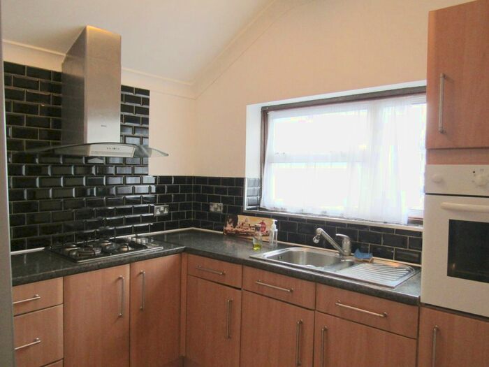 1 Bedroom Maisonette To Rent In Bromley Road, Leyton, E10