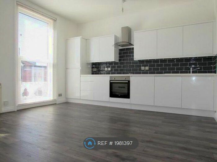 1 Bedroom Flat To Rent In St. Andrews Road, Southsea, PO5