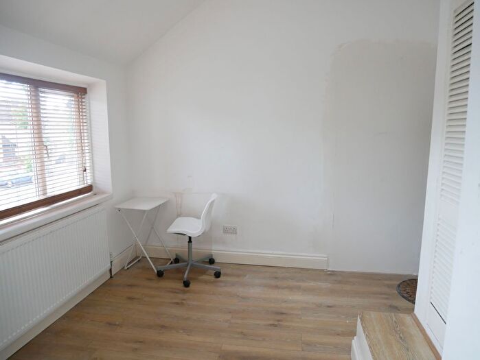 Studio To Rent In Alexandra Avenue, Southall, UB1