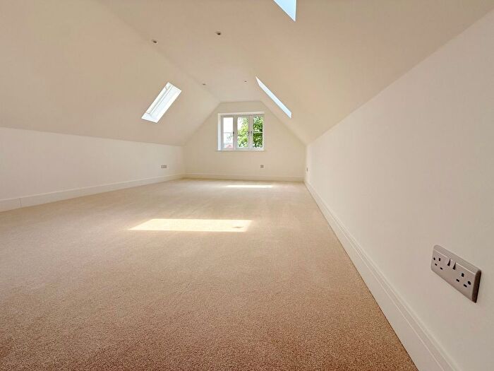 4 Bedroom Detached House For Sale In Southwick Road, North Boarhunt, Fareham, PO17