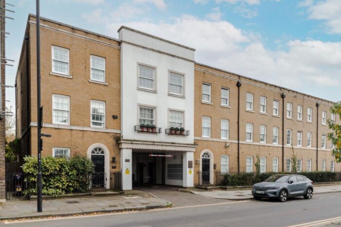 2 Bedroom Apartment To Rent In Pickering Close London, E9